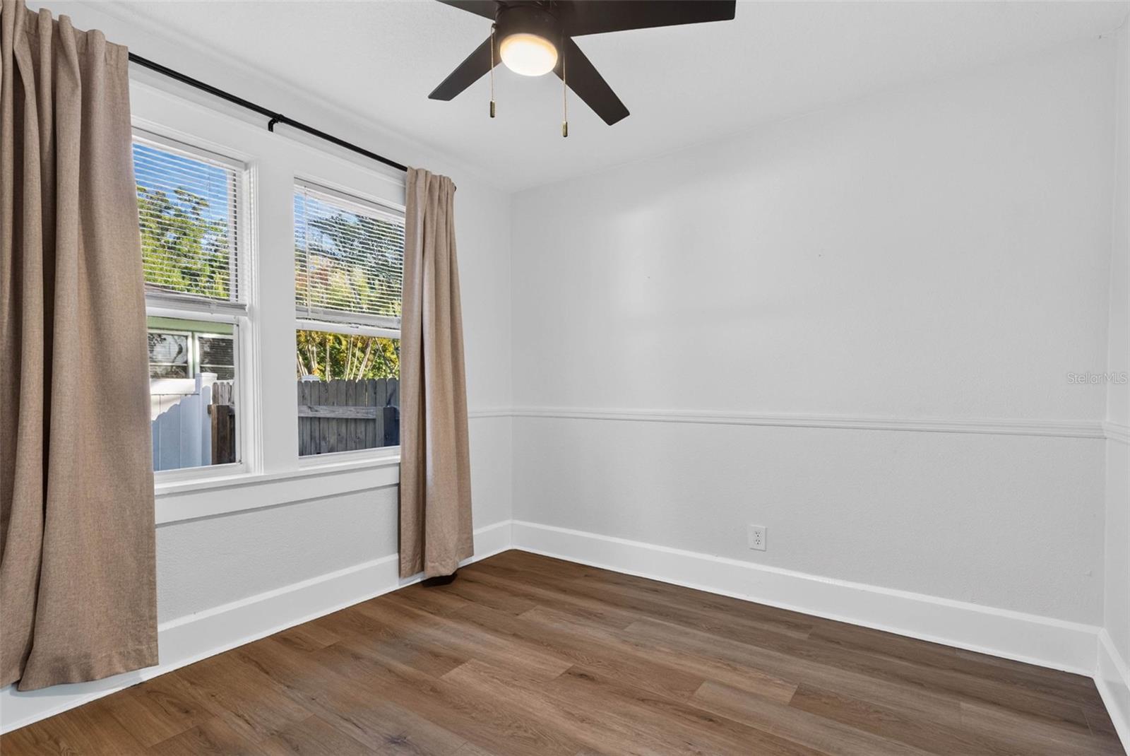 4624 IRIS ST N — photo 18