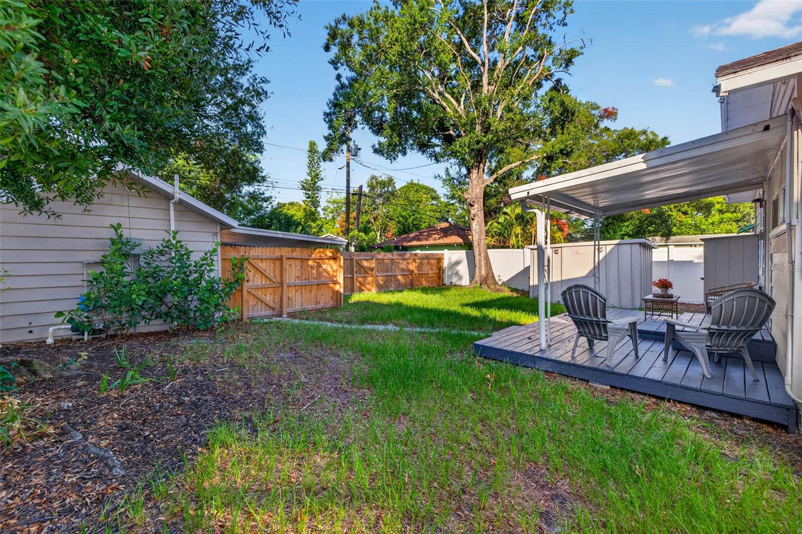 4624 IRIS ST N — photo 32