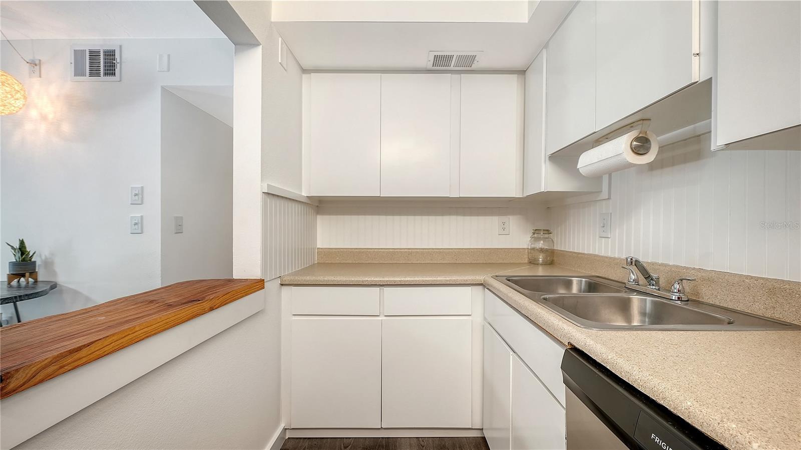 631 N ORANGE AVE #108 — photo 16