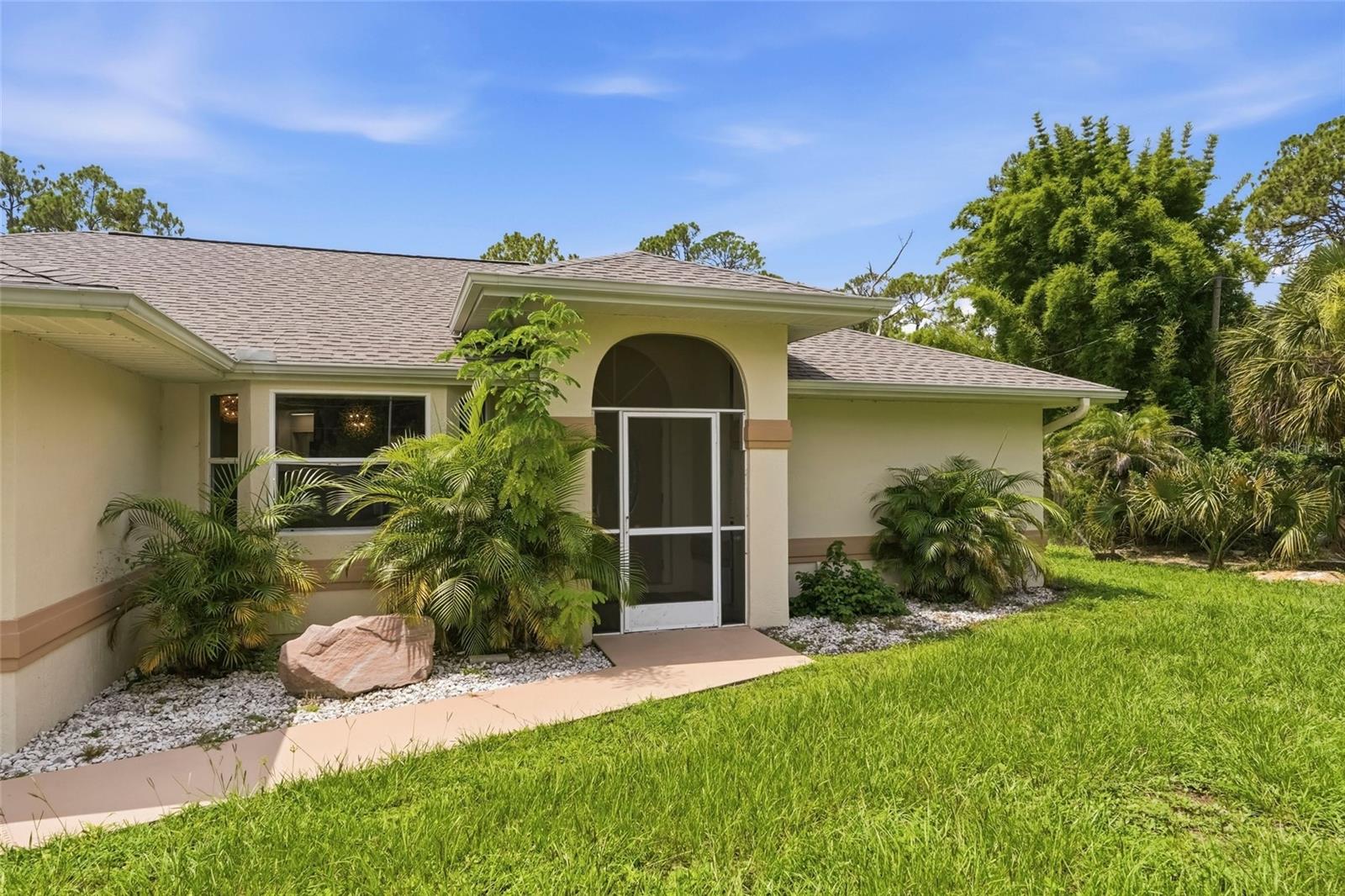 2209 TROPICAIRE BLVD — photo 4