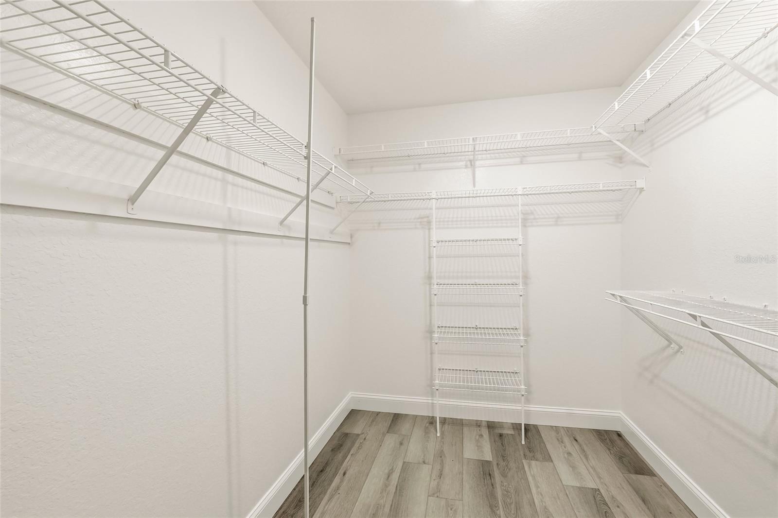 2209 TROPICAIRE BLVD — photo 11