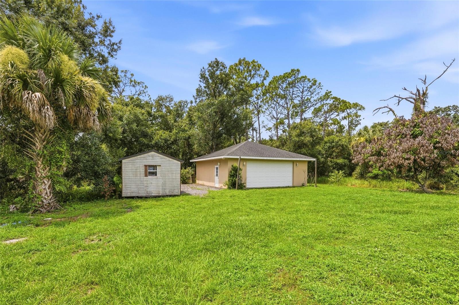 2209 TROPICAIRE BLVD — photo 45