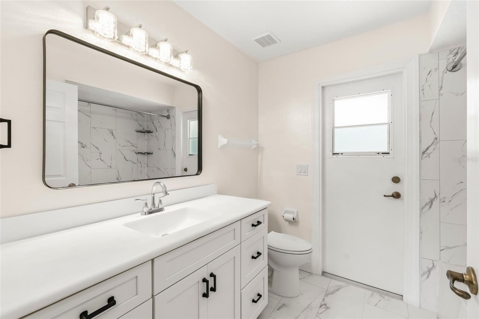 2209 TROPICAIRE BLVD — photo 30
