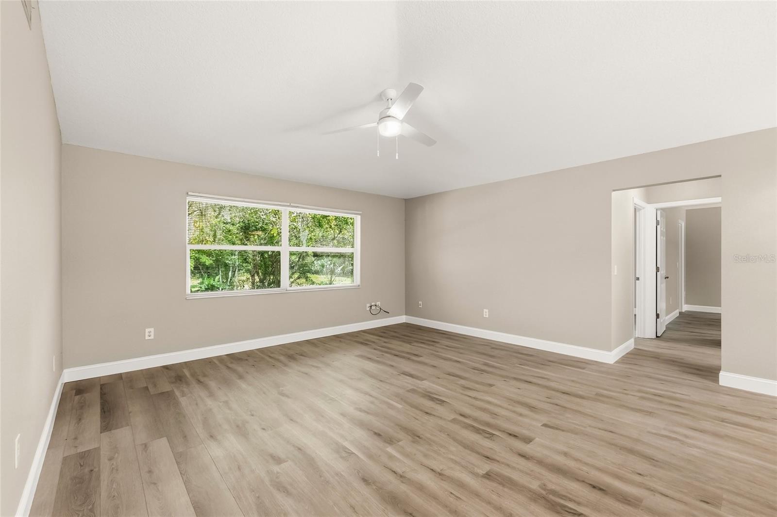 2209 TROPICAIRE BLVD — photo 23