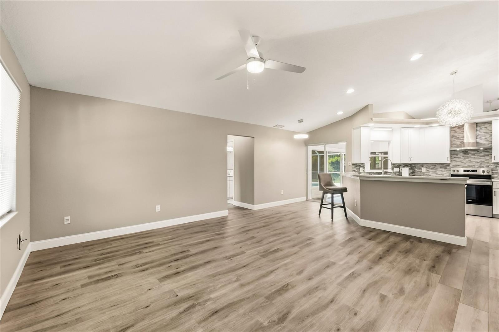 2209 TROPICAIRE BLVD — photo 24