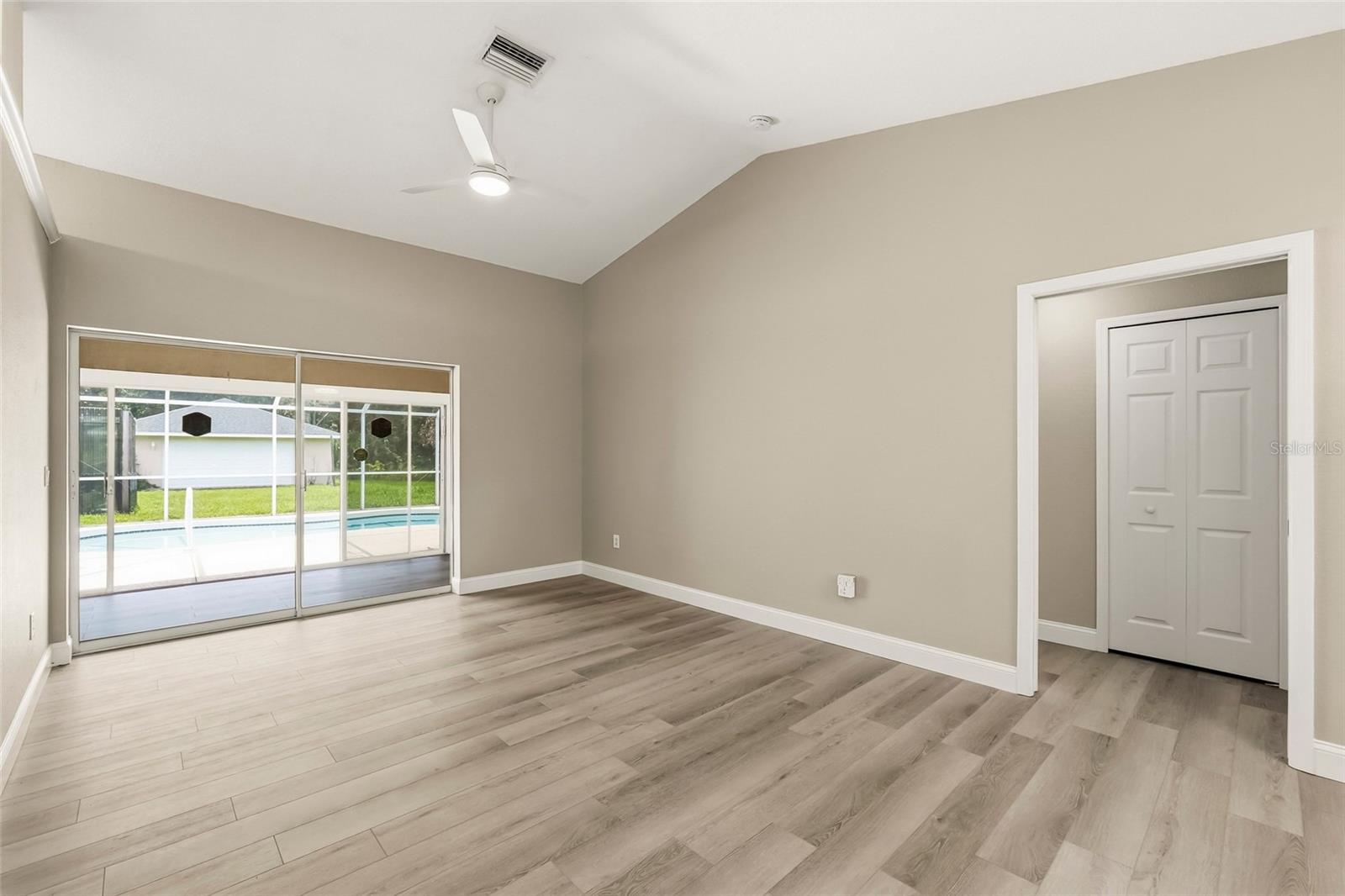 2209 TROPICAIRE BLVD — photo 17