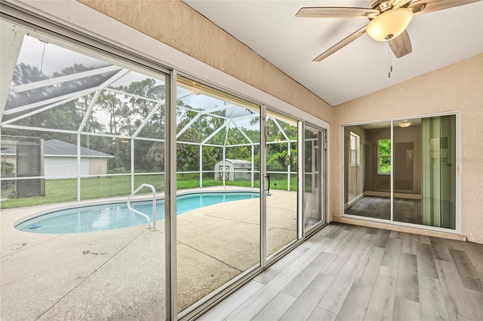 2209 TROPICAIRE BLVD — photo 33