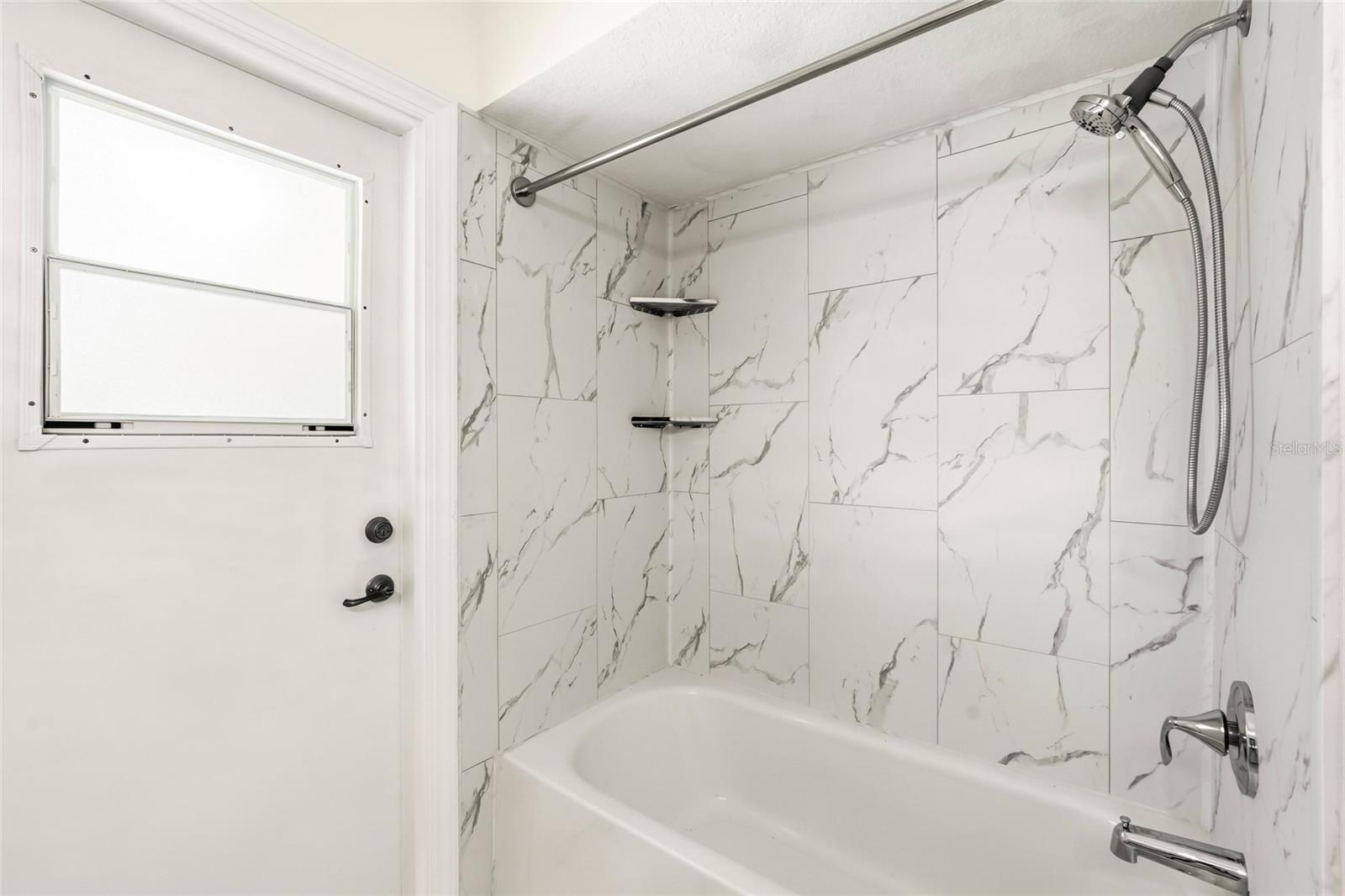 2209 TROPICAIRE BLVD — photo 31