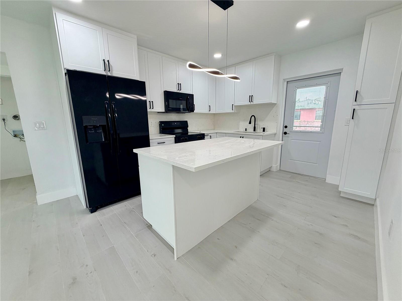 3117 W LEROY ST — photo 29