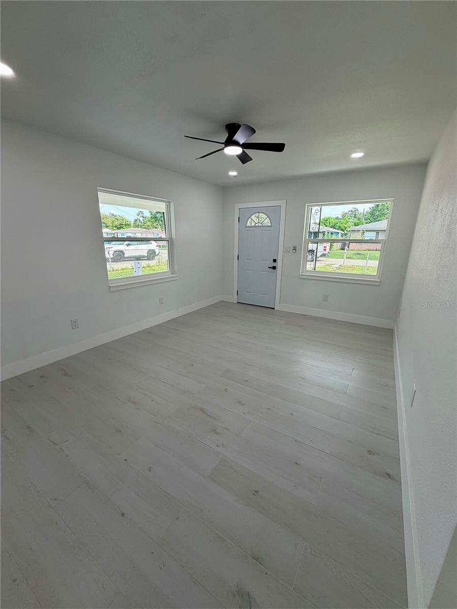 3117 W LEROY ST — photo 14
