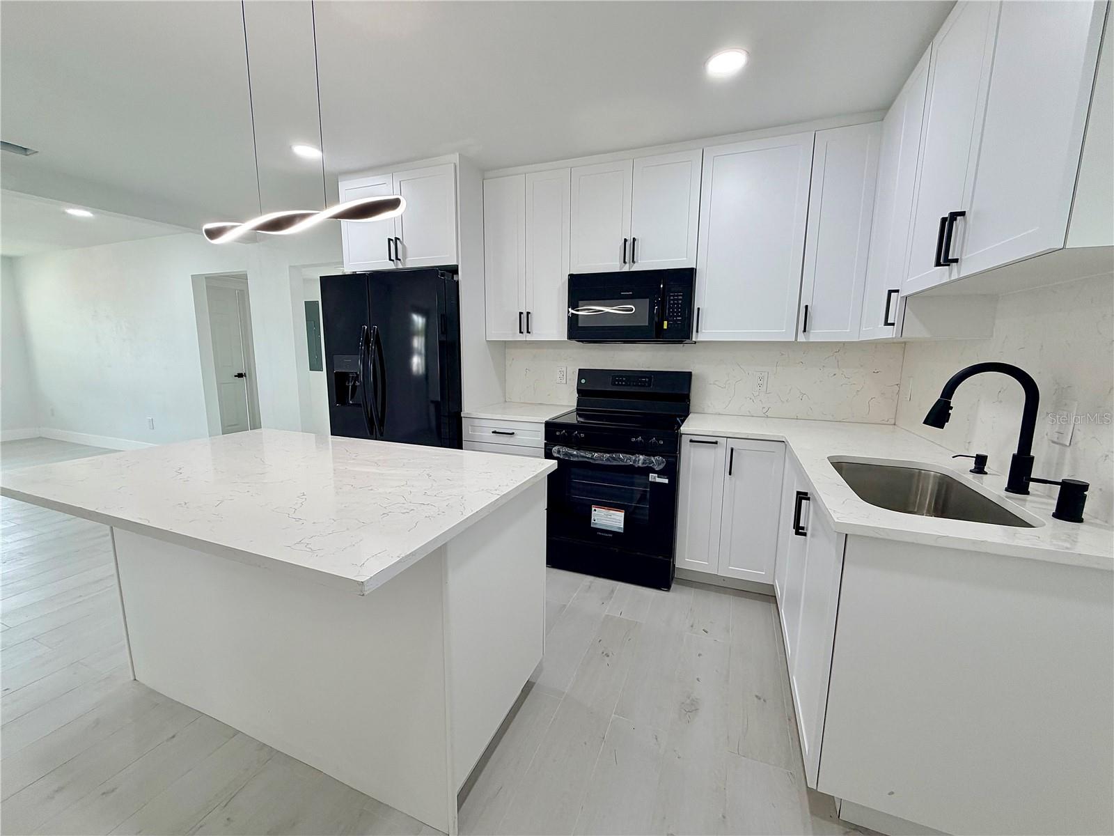 3117 W LEROY ST — photo 31