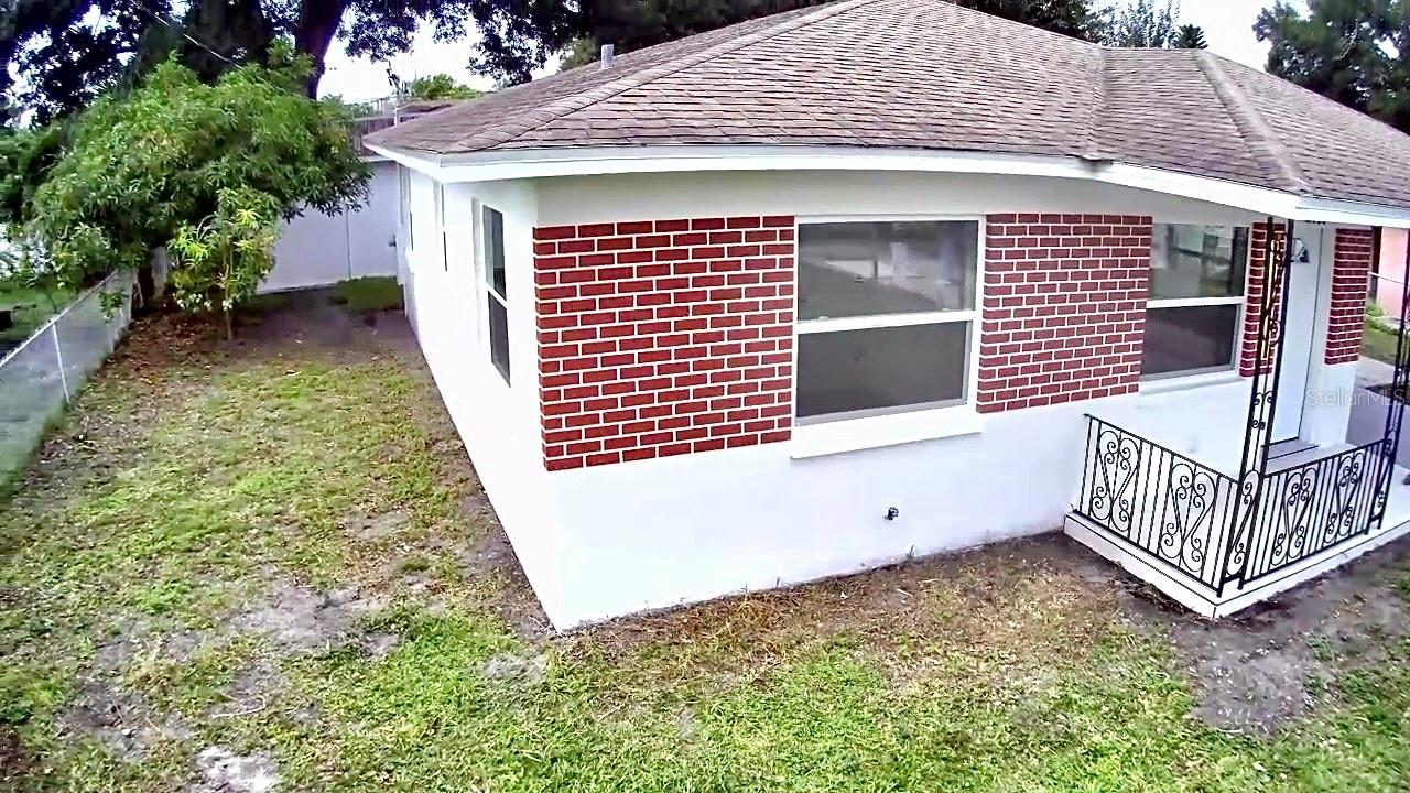 3117 W LEROY ST — photo 5