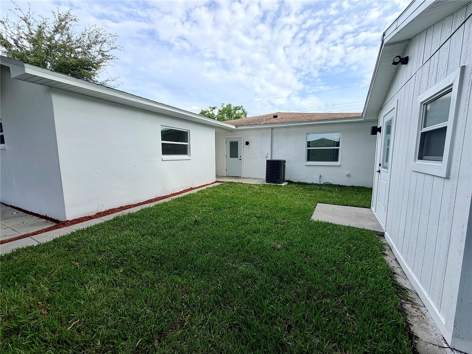 3117 W LEROY ST — photo 12