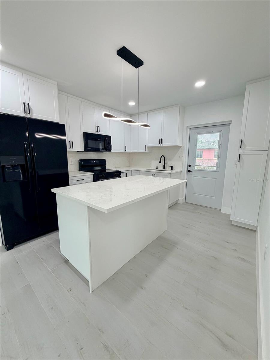 3117 W LEROY ST — photo 28