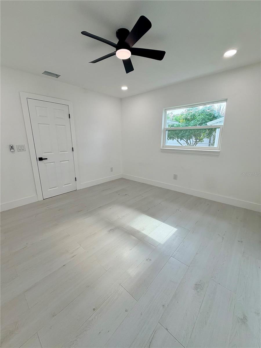 3117 W LEROY ST — photo 23
