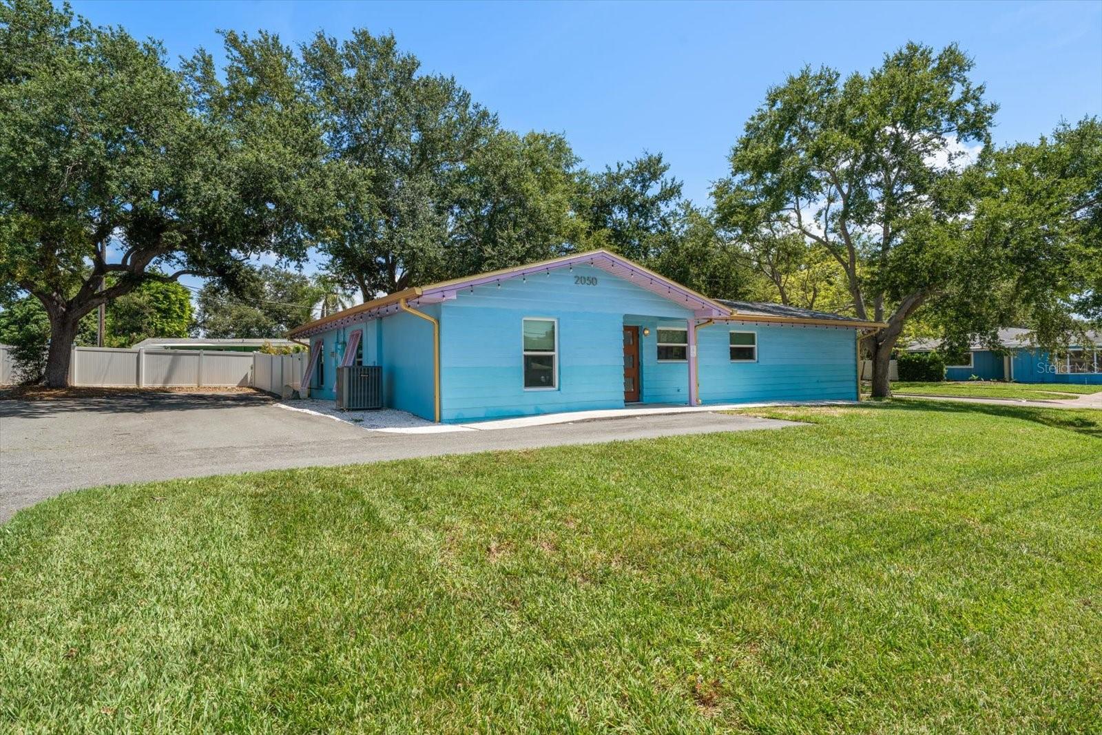2050 W BAY DR — photo 57