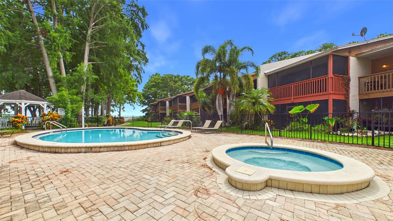 2122 TARPON LANDINGS DR — photo 38