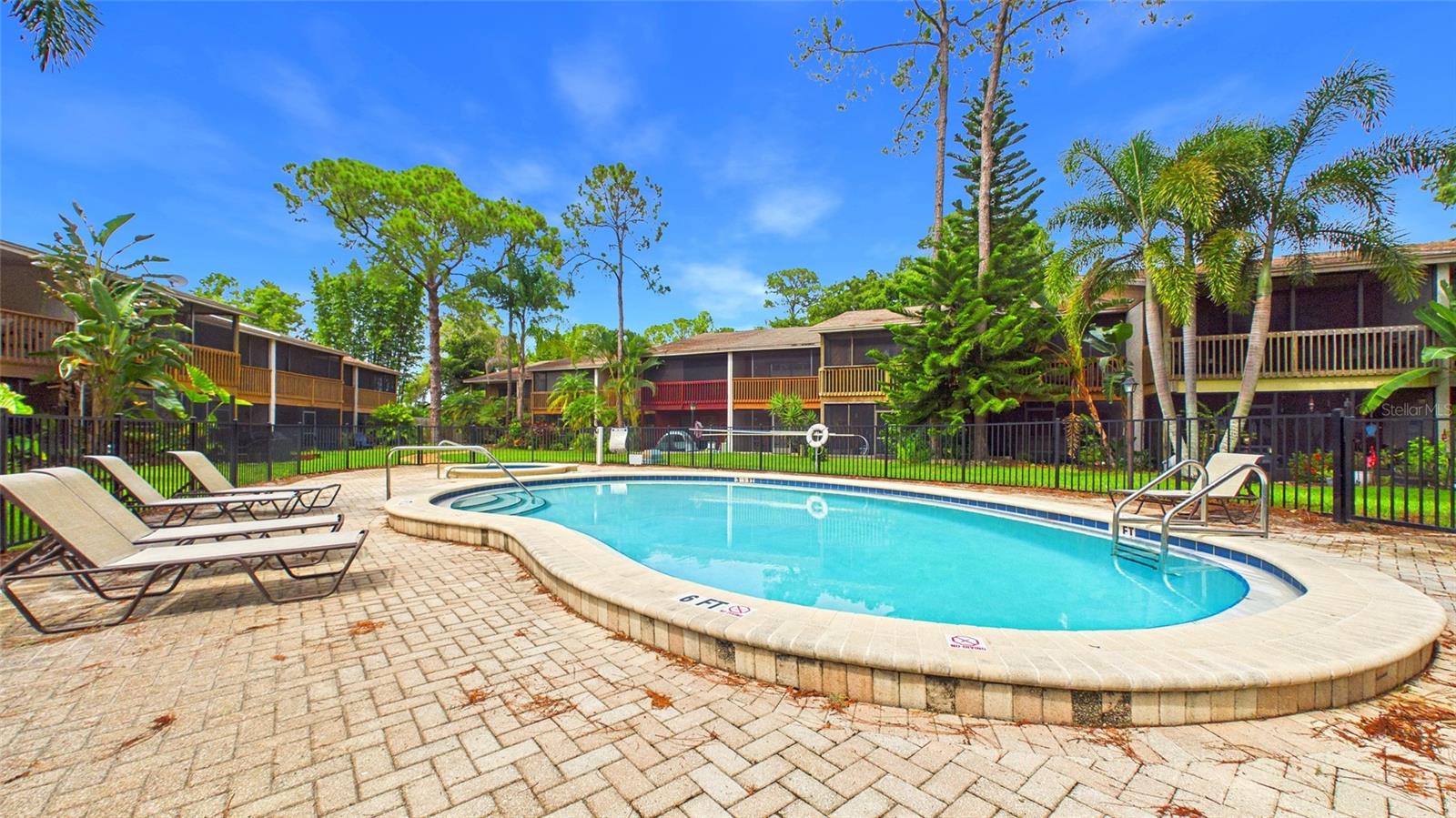 2122 TARPON LANDINGS DR — photo 39