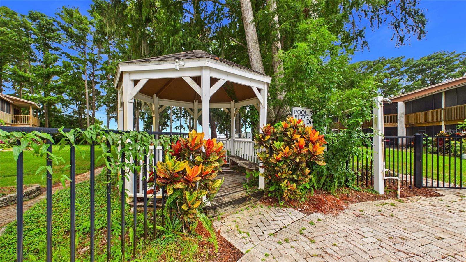 2122 TARPON LANDINGS DR — photo 41