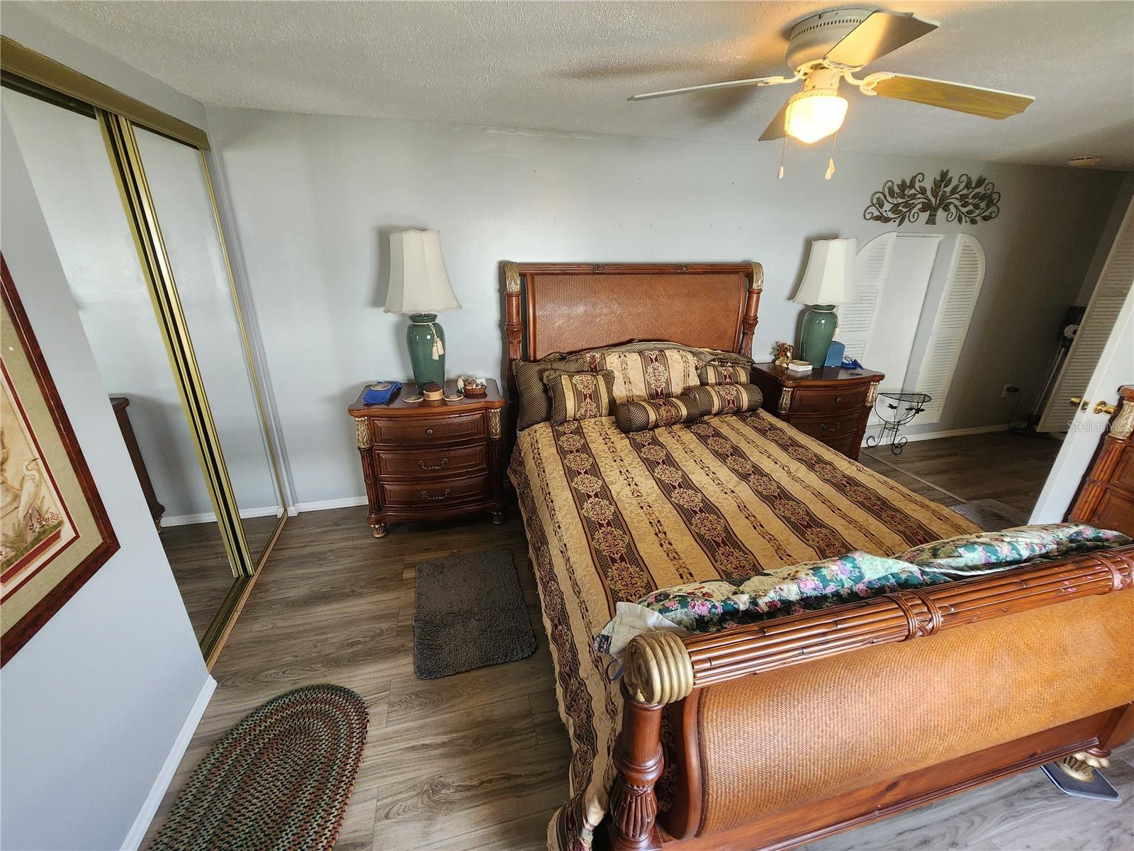 130 CAPRI DR — photo 21