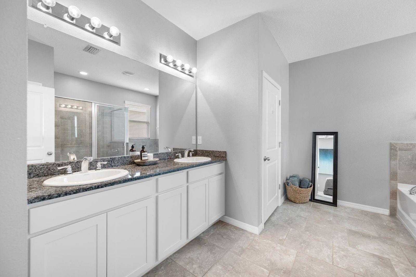 6549 DEVESTA LOOP — photo 44