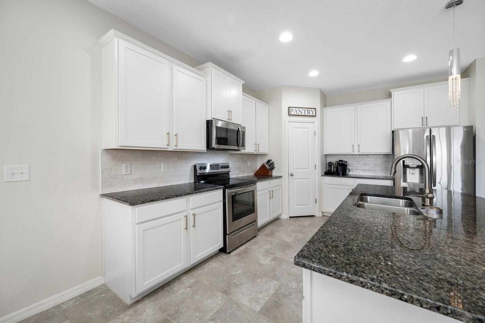 6549 DEVESTA LOOP — photo 32