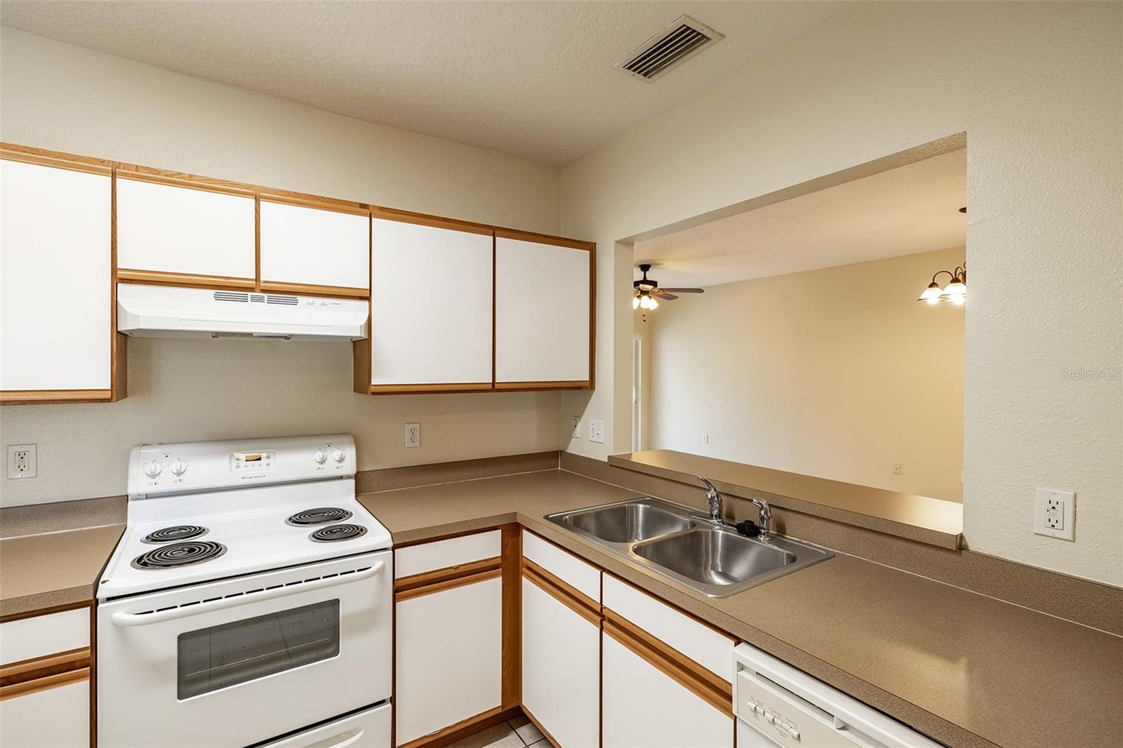 9506 AMBERDALE CT #202 — photo 7