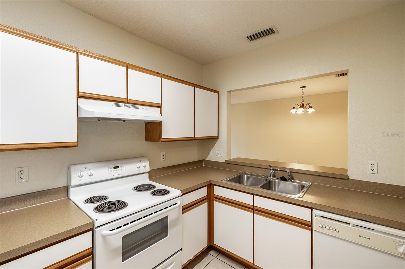 9506 AMBERDALE CT #202 — photo 5