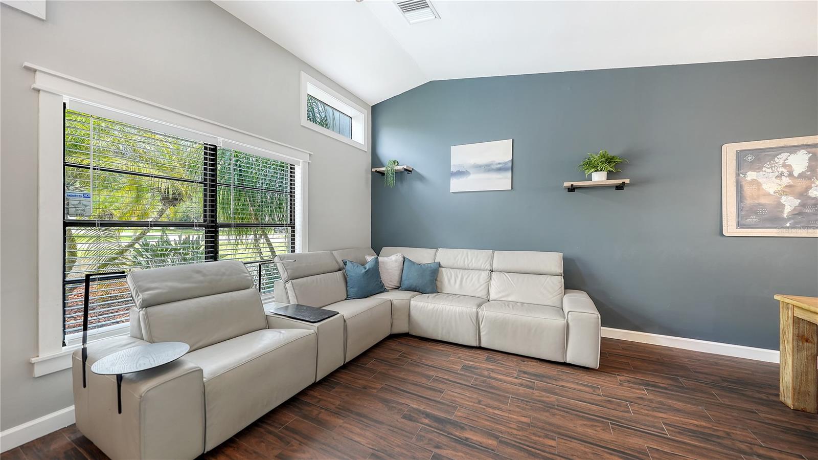 1551 GEORGETOWNE LN — photo 14