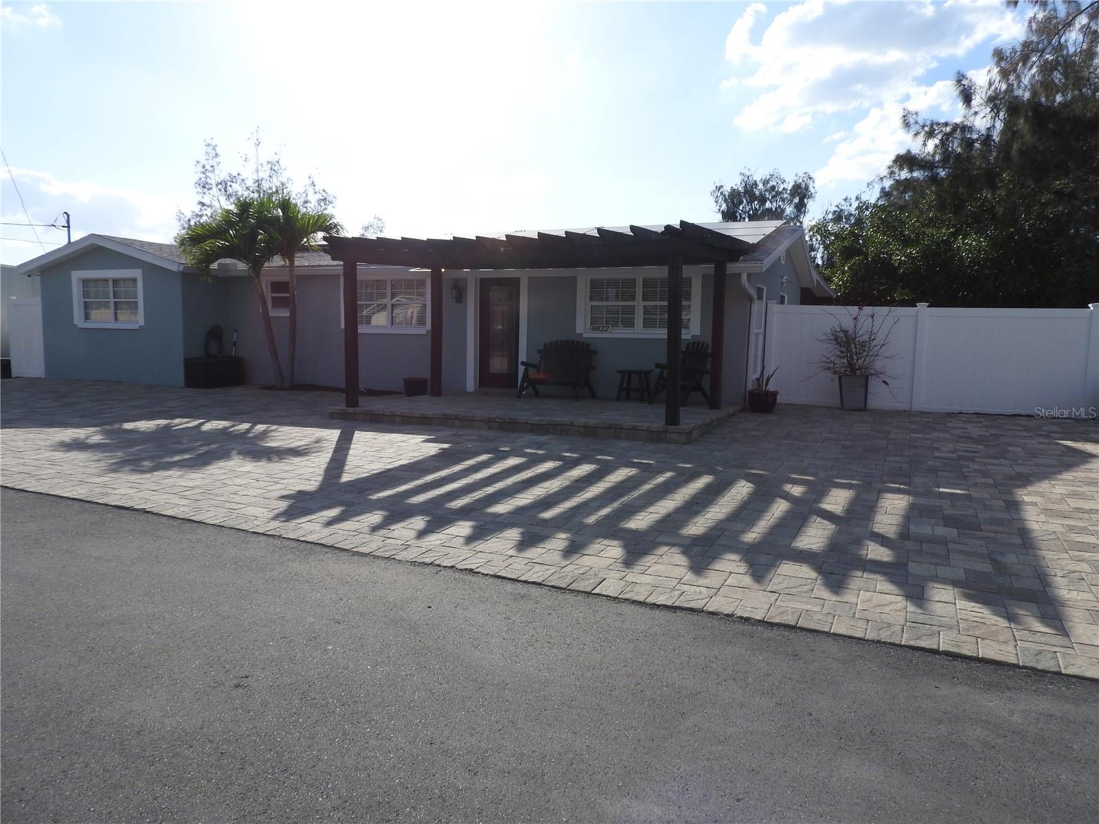 8822 ROCKY CREEK DR — photo 5