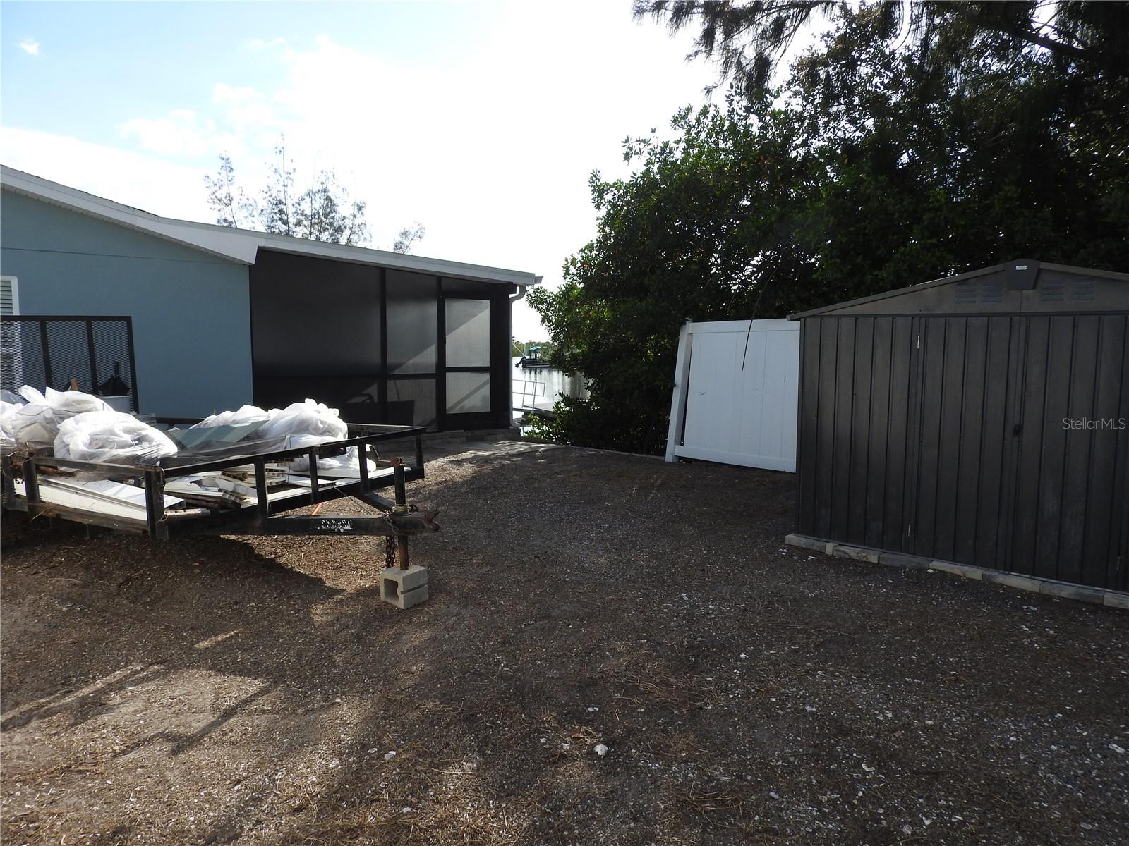 8822 ROCKY CREEK DR — photo 21