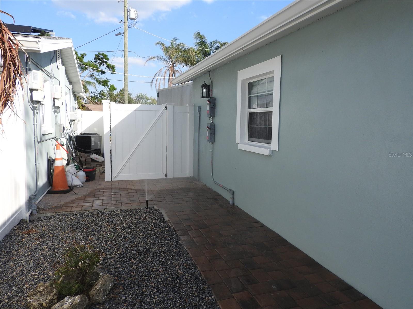 8822 ROCKY CREEK DR — photo 27