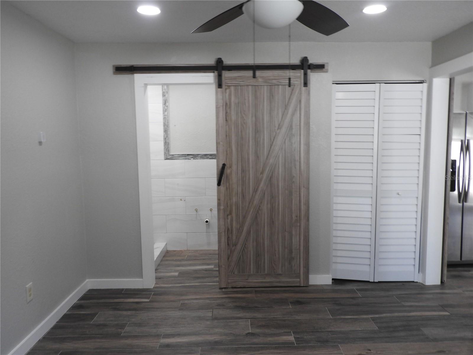 8822 ROCKY CREEK DR — photo 36