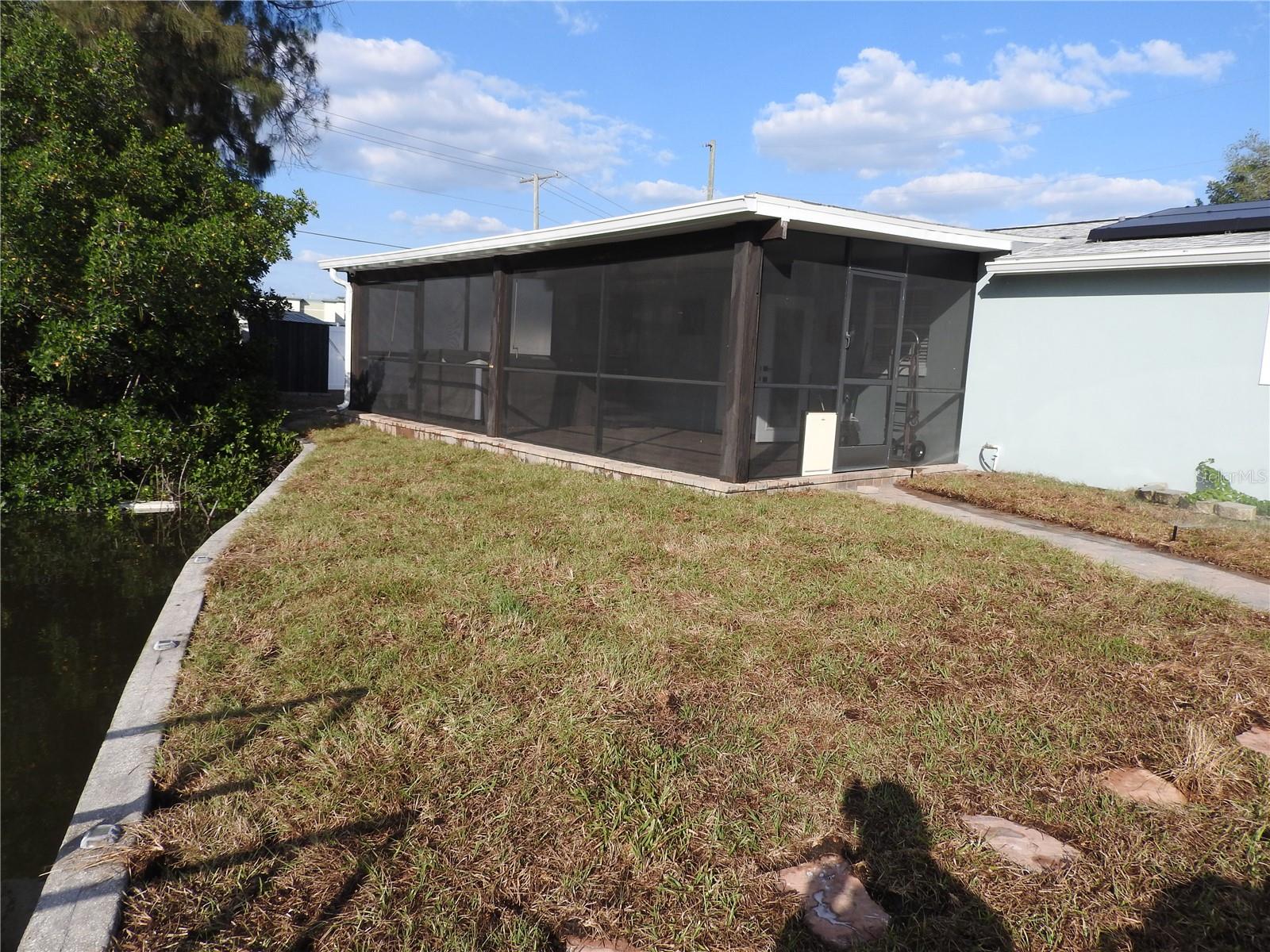 8822 ROCKY CREEK DR — photo 24