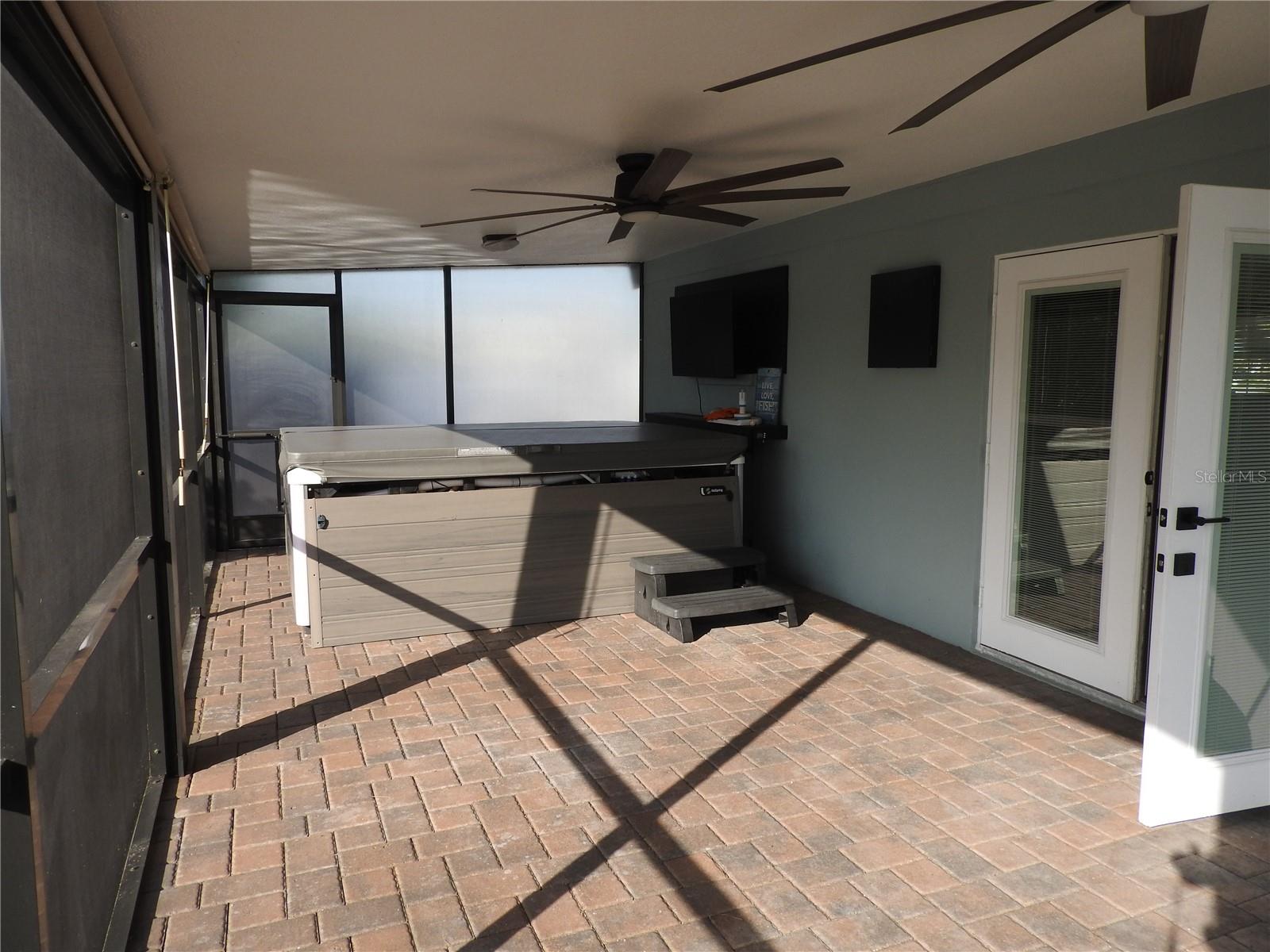 8822 ROCKY CREEK DR — photo 18