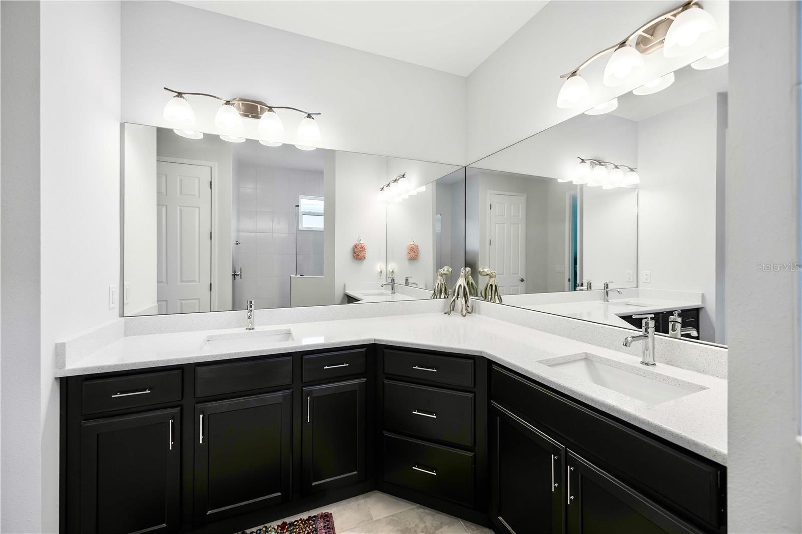 4427 RENWICK DR — photo 31