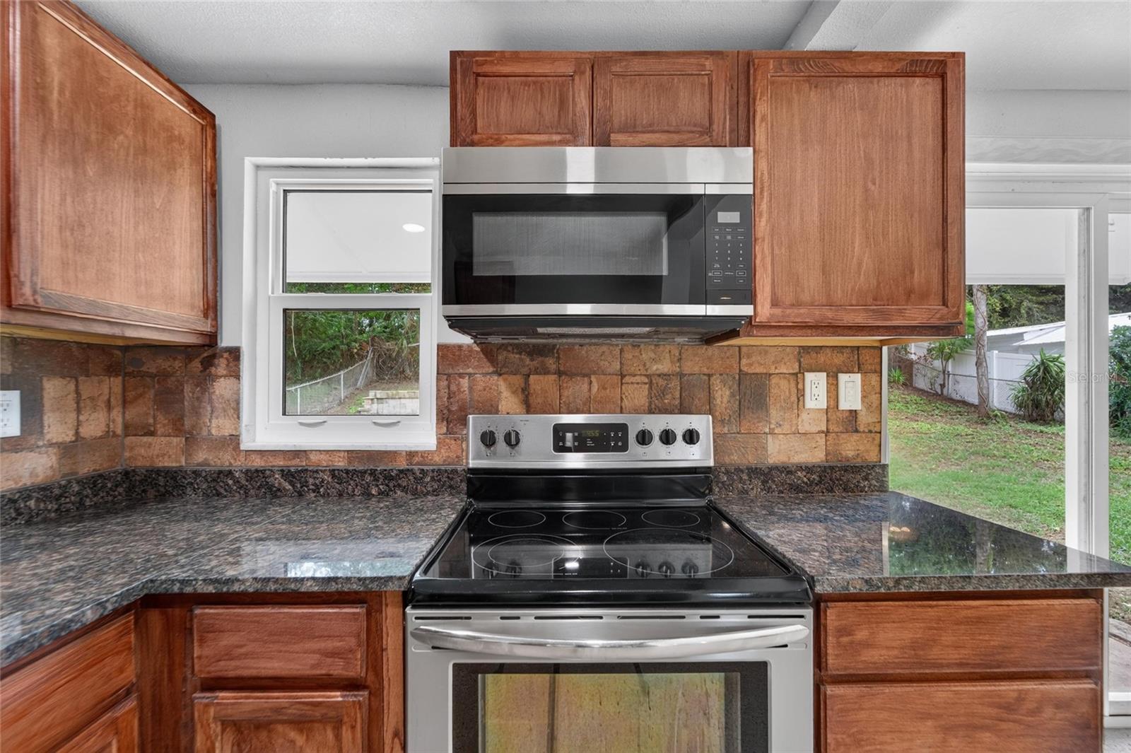 506 SHAMROCK RD — photo 14