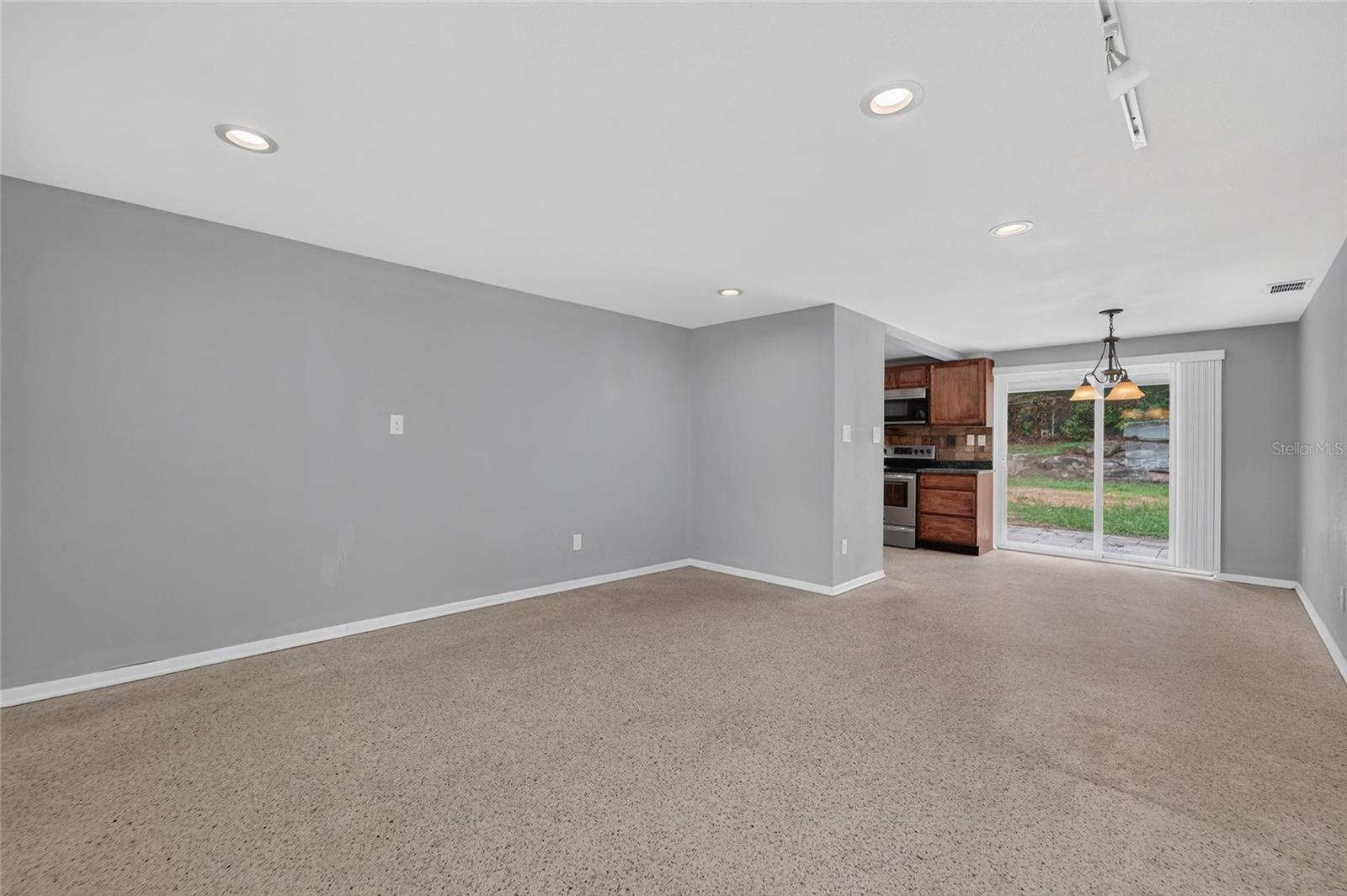 506 SHAMROCK RD — photo 8
