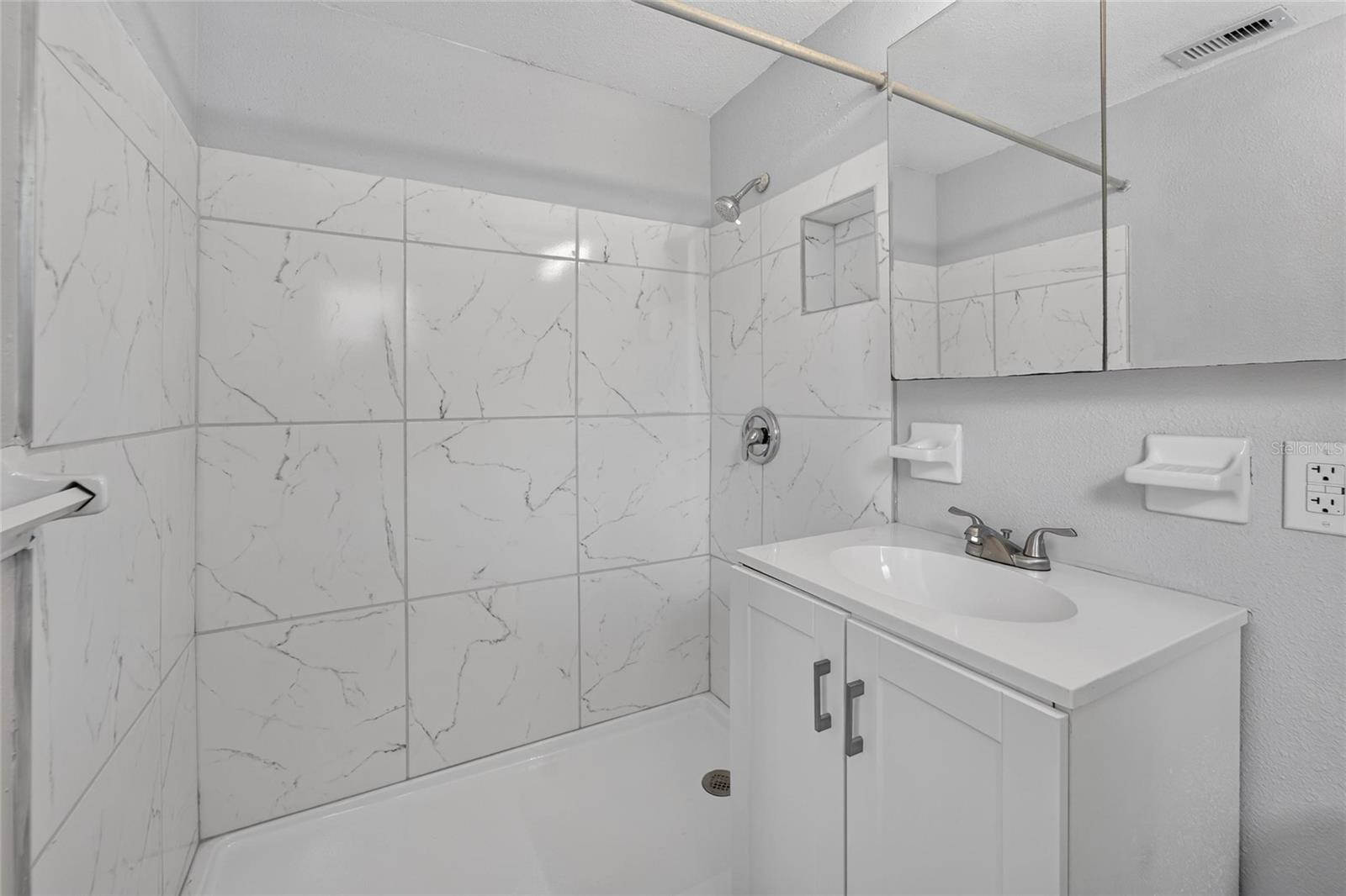 506 SHAMROCK RD — photo 32