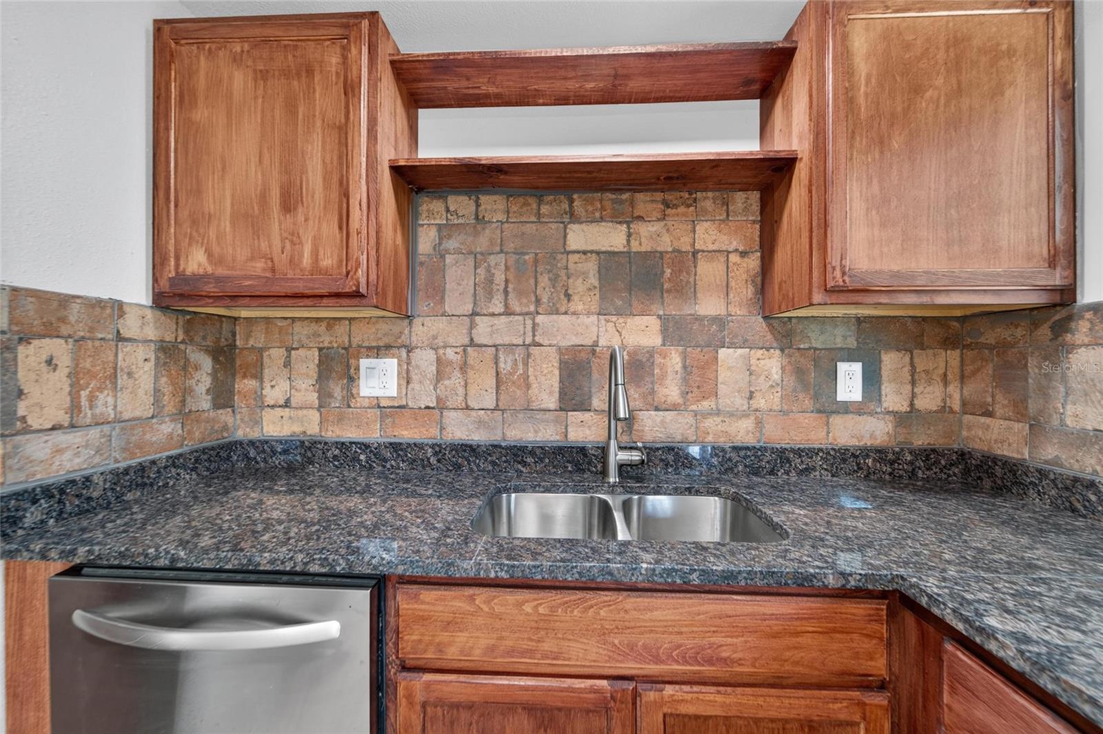 506 SHAMROCK RD — photo 15