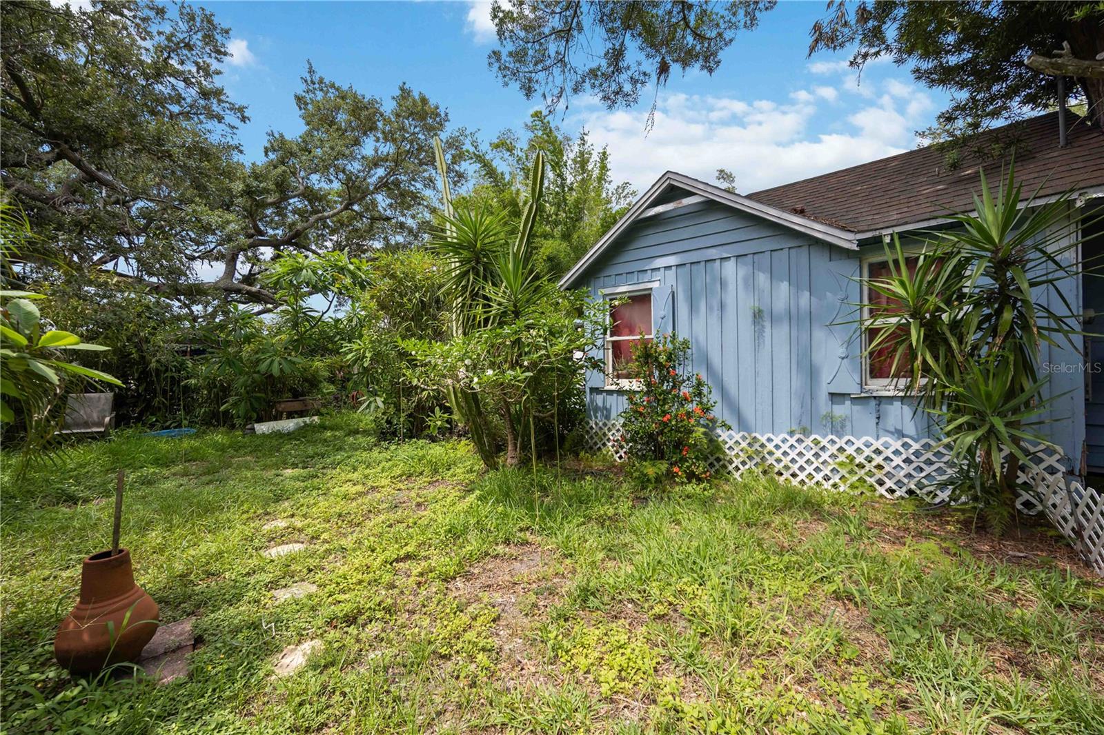 2126 OLENTARY ST — photo 8