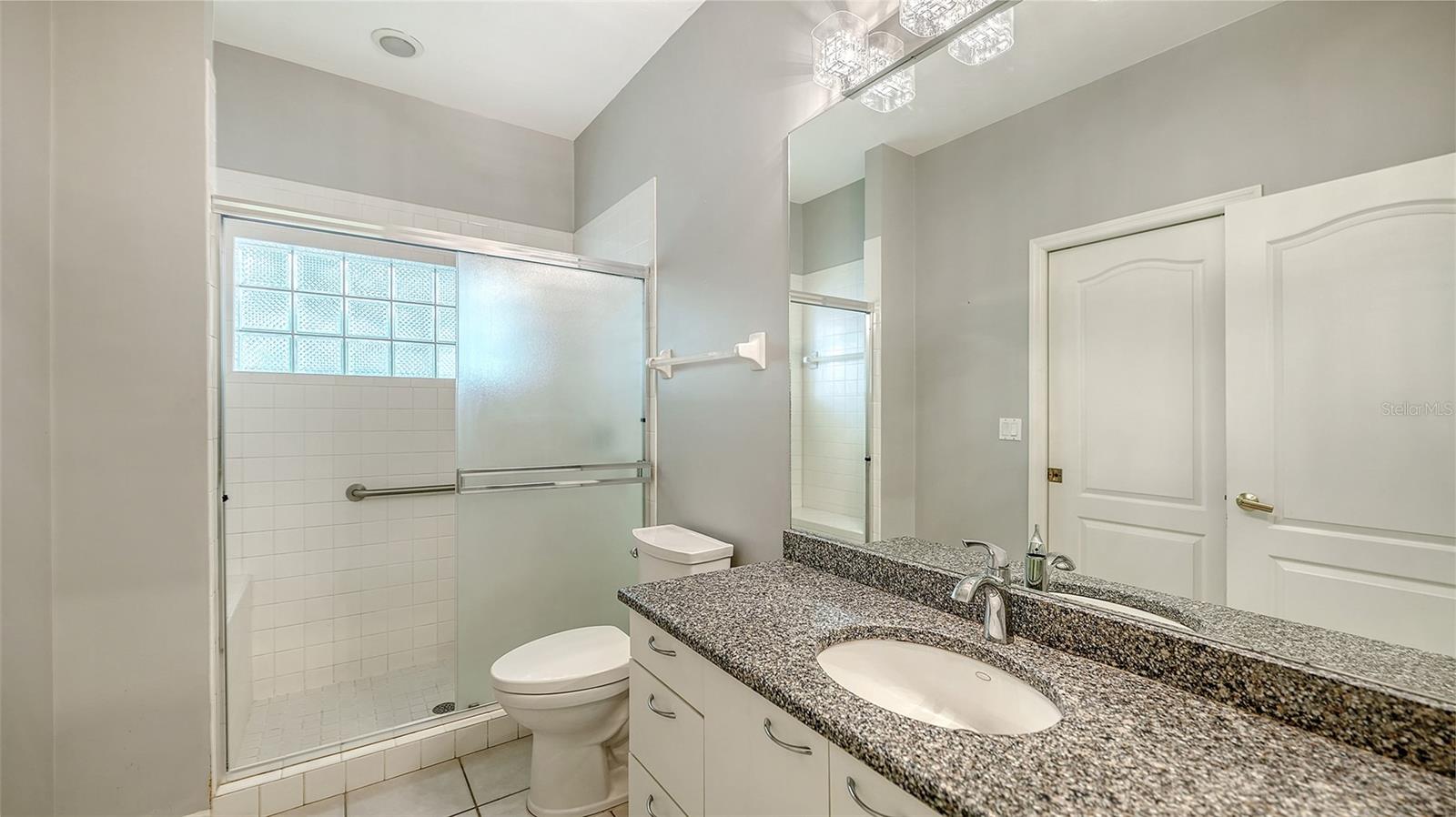 2929 SANDRINGHAM PL — photo 22