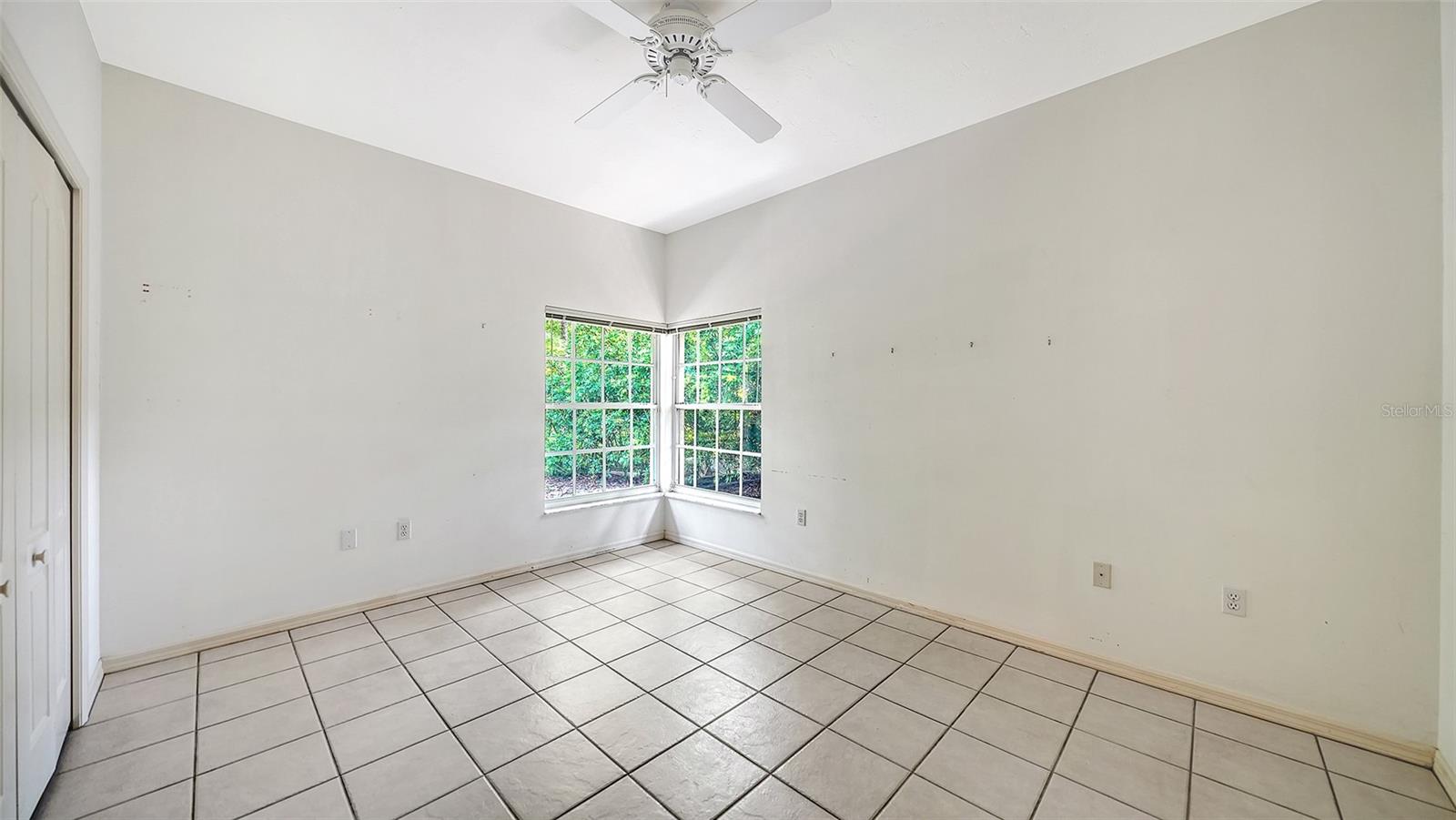 2929 SANDRINGHAM PL — photo 21