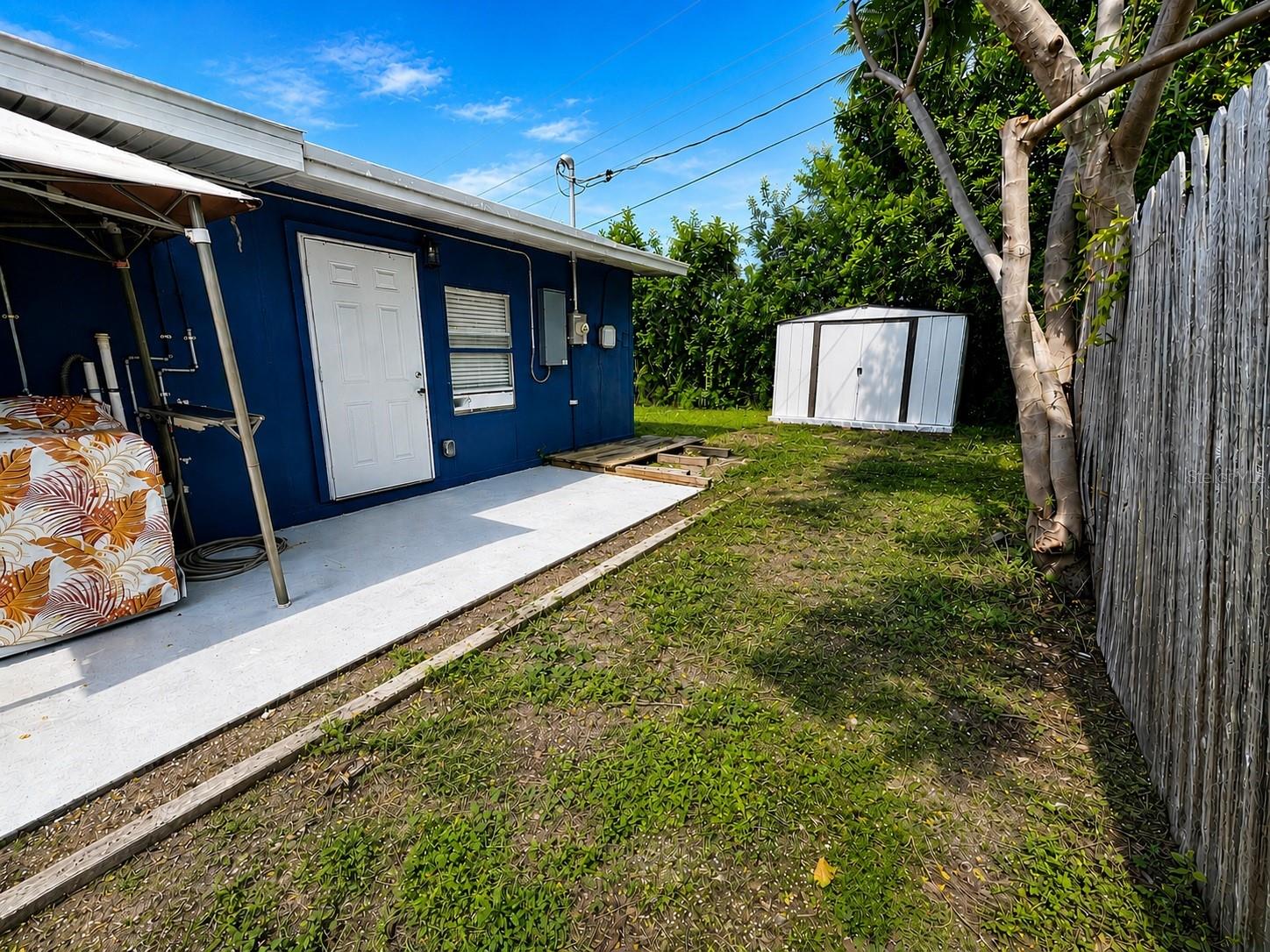 1004 DARTMOUTH DR — photo 28