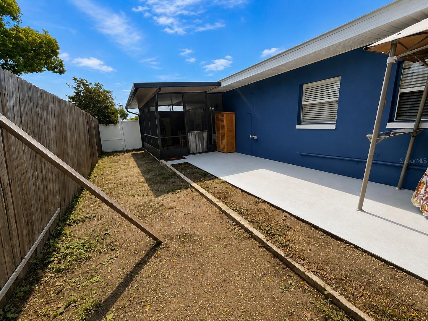 1004 DARTMOUTH DR — photo 27