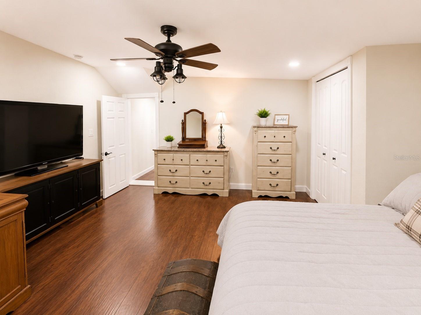 1004 DARTMOUTH DR — photo 18