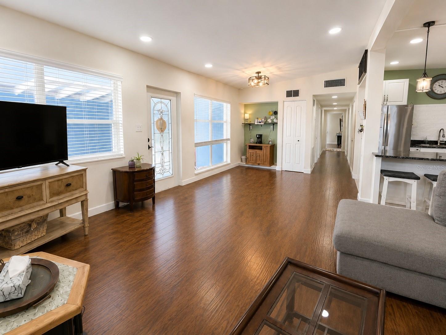 1004 DARTMOUTH DR — photo 5