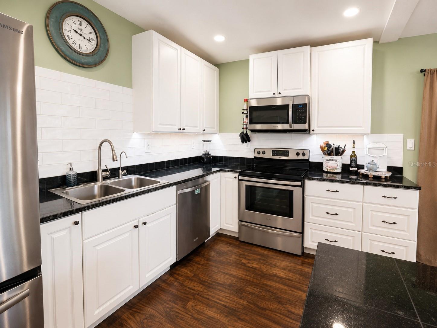 1004 DARTMOUTH DR — photo 10