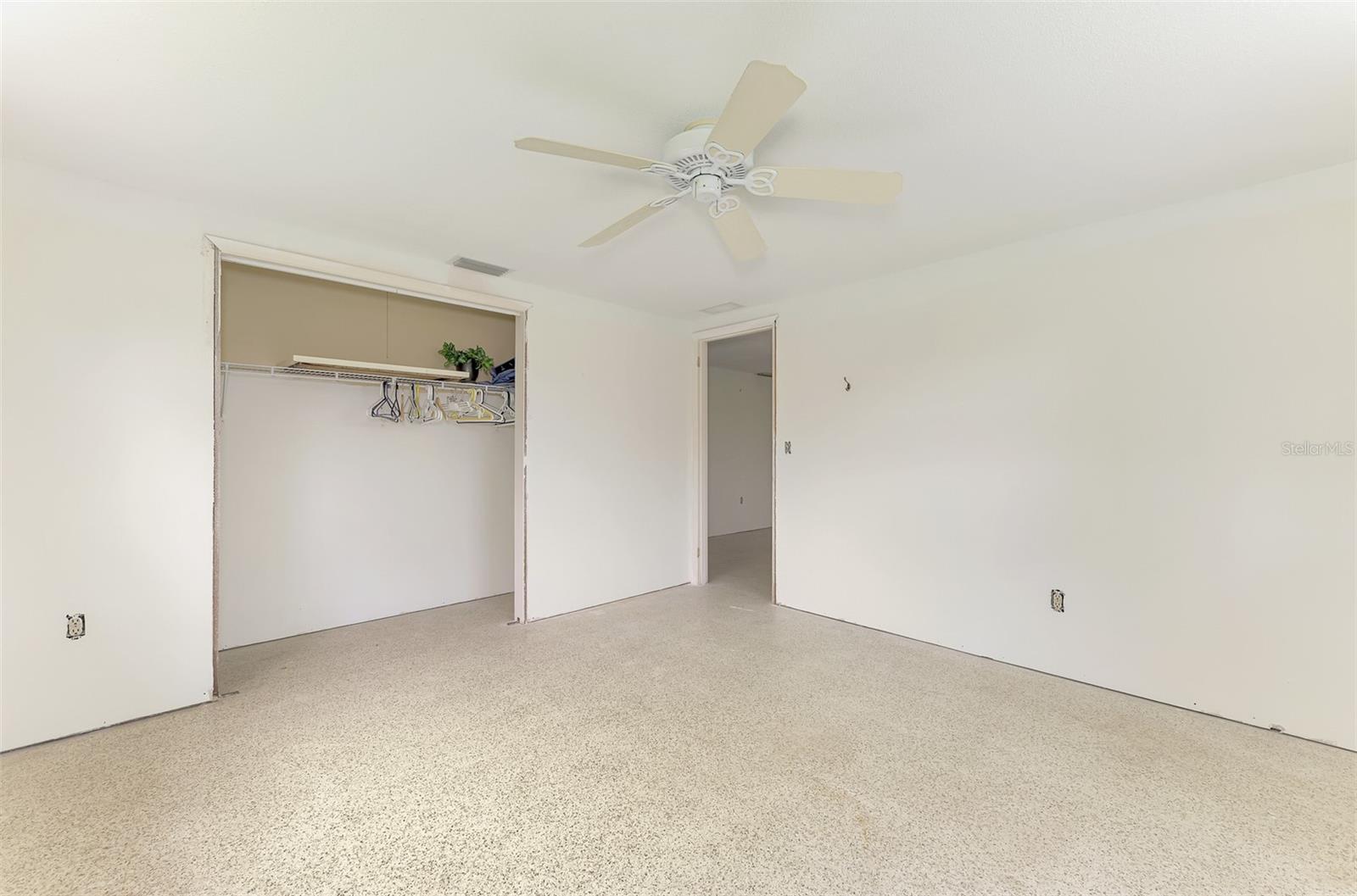 780 S OXFORD DR — photo 38