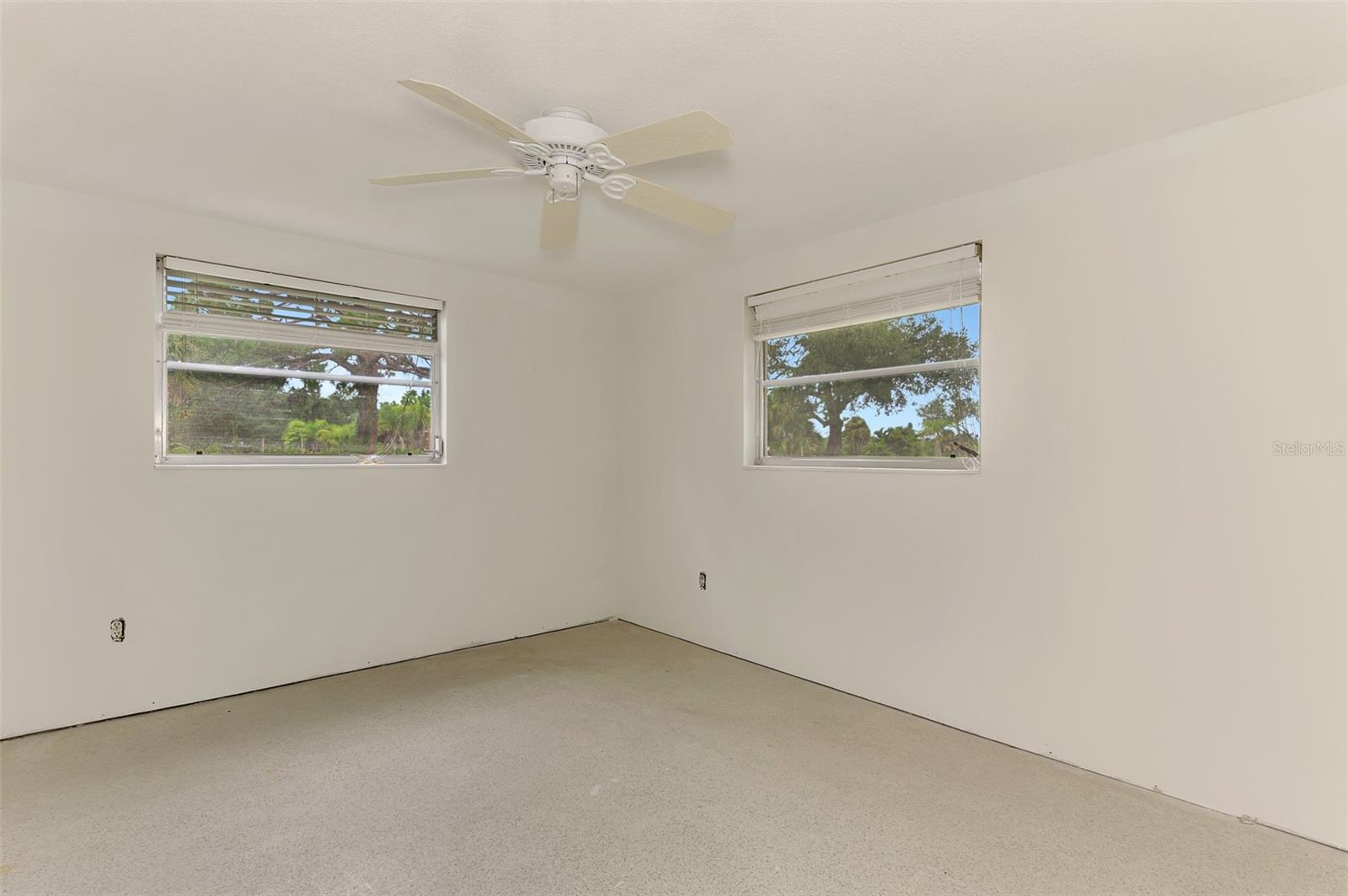 780 S OXFORD DR — photo 41